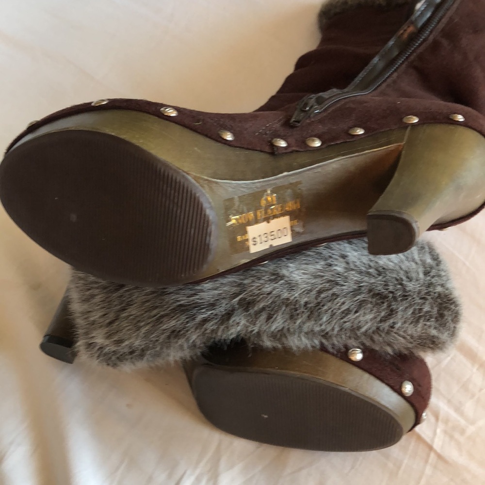 Boots - Picture 2 of 3
